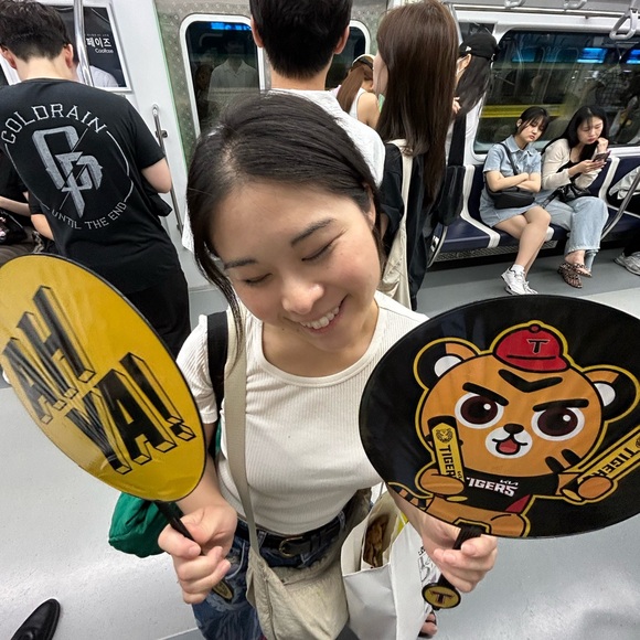 Meet your Posher, Esther - Picture 1 of 1